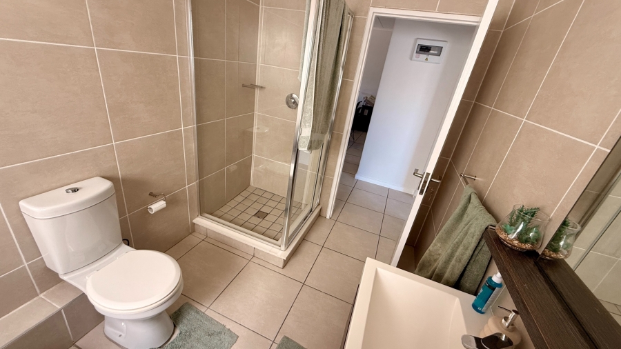 To Let 2 Bedroom Property for Rent in Sandown Western Cape